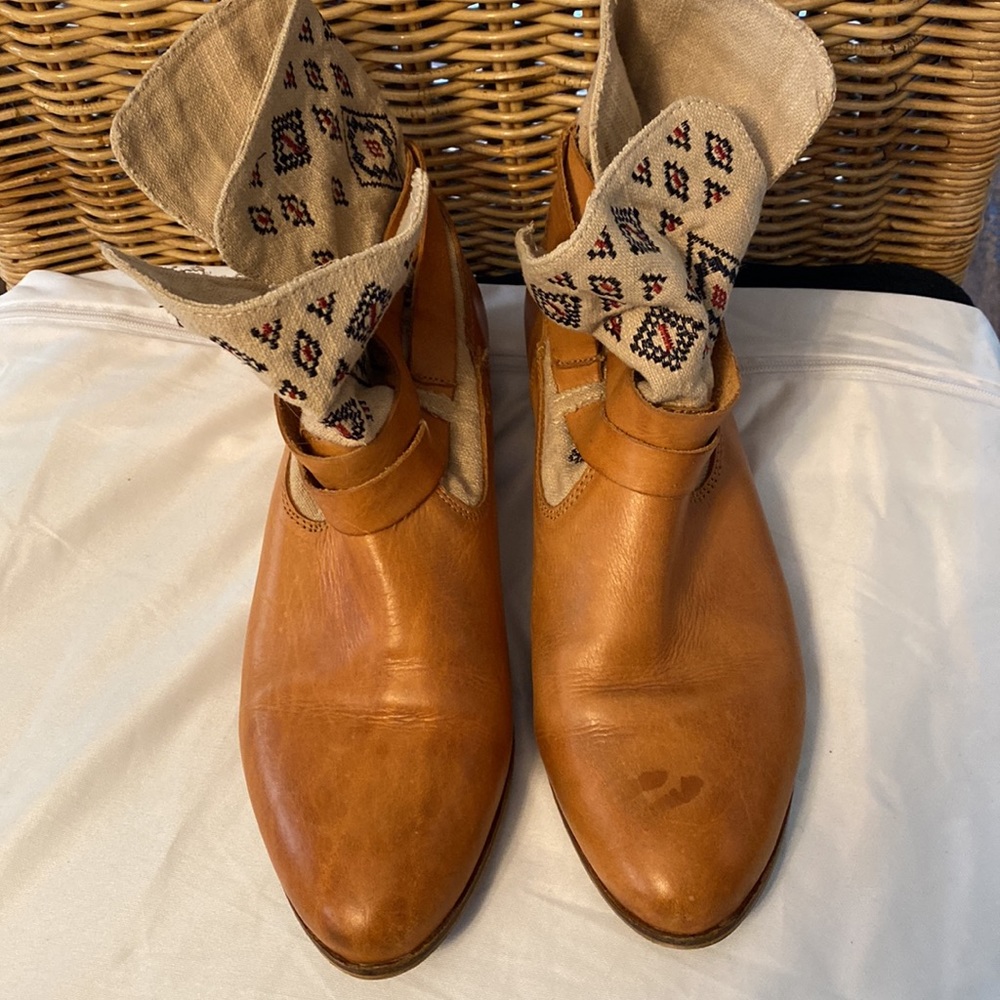 Anthropologie Latigo James Southwest Embroidered Leather Ankle Boot Sz 11